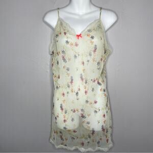 VICTORIAS SECRET Sheer Lace Nightie Womens Size Large Romantic Floral Ethereal
